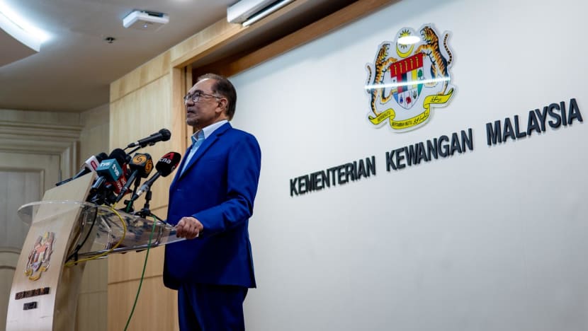 Don't challenge me: Malaysia PM Anwar tells Muhyiddin over alleged government co<em></em>ntract breaches